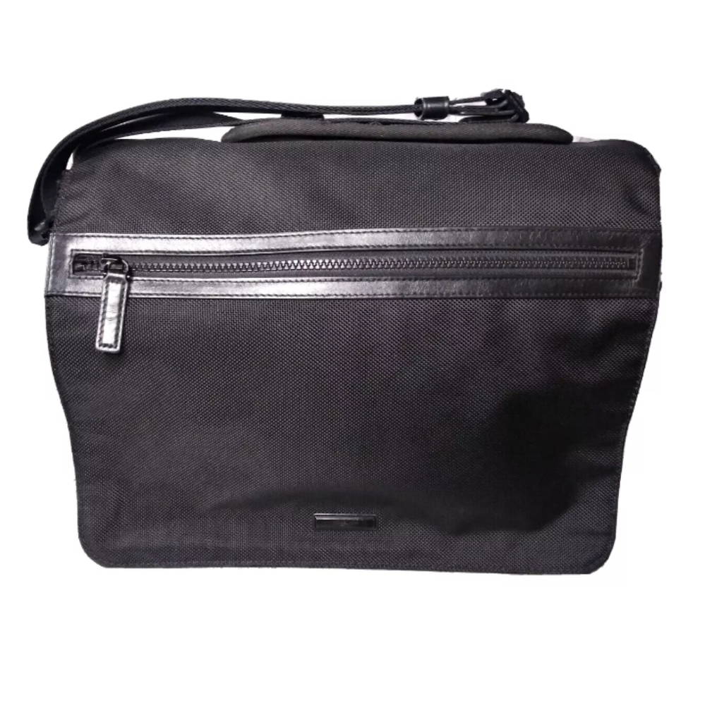 Michael Kors Parker Messenger Bag Black Shoulder Bag - Picture 3 of 12